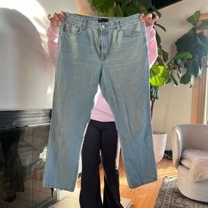 ASOS DESIGN Baggy Loose Fit Tapered Ankle Jeans in Light Wash W32 L30